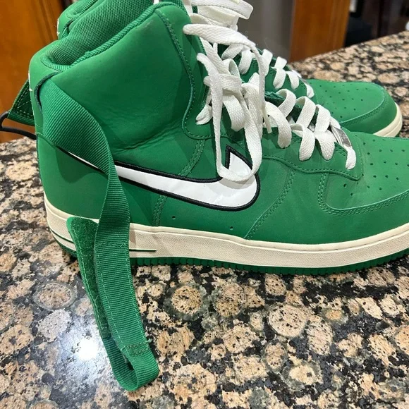 Nike Green High-Top Sneakers - Picture 3 of 4